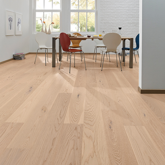 Trägolv Tarkett Shade Ek Antique White Plank Mattlackad